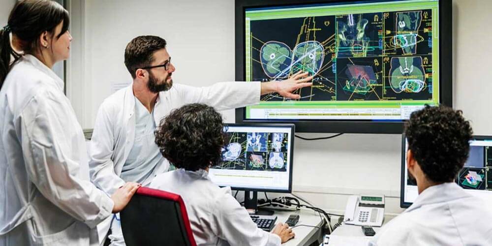 Centro de Neurología Avanzado: Innovación y atención especializada 3 Equipo profesional y la atención centrada en el paciente