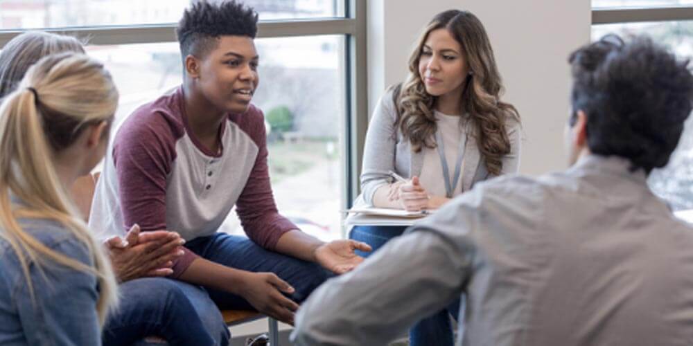 El estudio como terapia: Cómo formarse puede ayudar a combatir la depresión 8 Promueve la autoreflexión y el desarrollo personal